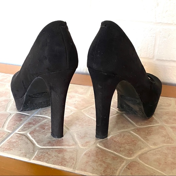 Black suede pumps peep toe Size 6.5, 4 inch heel - Picture 2 of 7